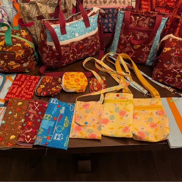Colorful Assorted Handbags Collection - Picture 2 of 2